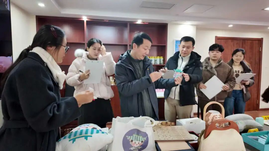 图片[8]-2025 “滁州有礼”文创产品大赛获奖名单-掌上艺赛-全球设计大赛及作品征集网站!发布标志logo征集、工业大赛、包装大赛、文创大赛、旅游商品大赛、吉祥物征集、建筑大赛、服装大赛、广告语征集、歌曲征集、征文征名、摄影大赛、书法大赛资讯征集平台