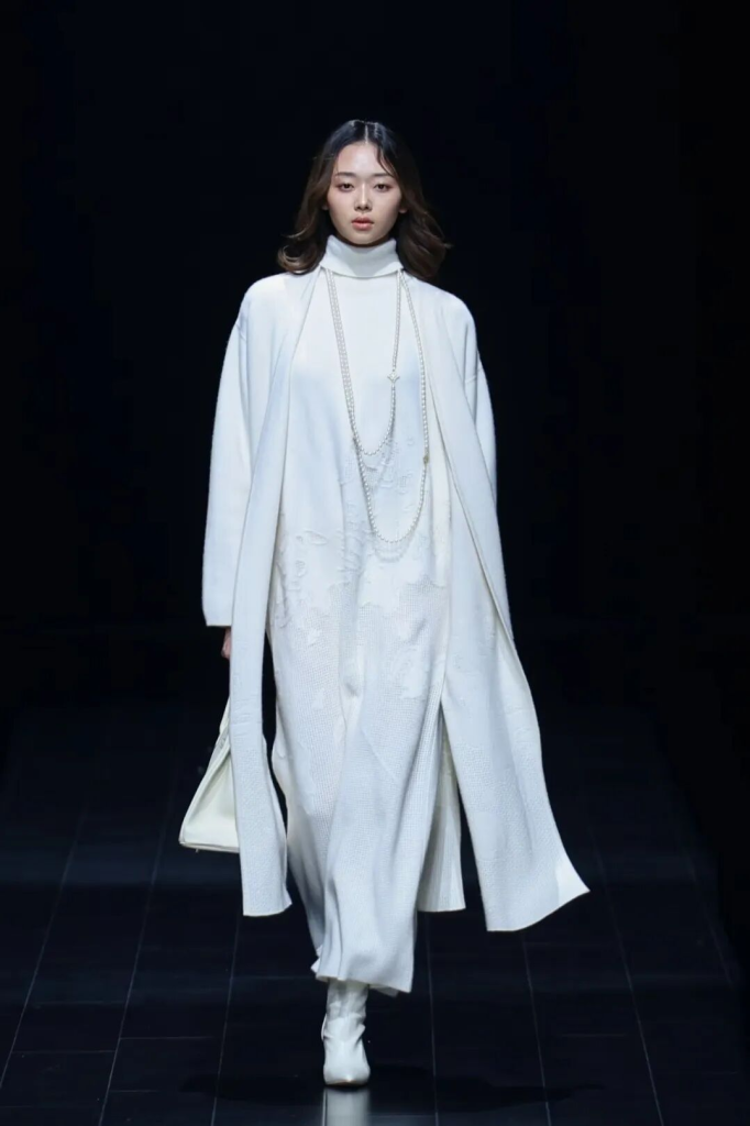 图片[38]-第15届10+3 SHOWROOM青年设计师扶持计划入选名单公布-掌上艺赛-全球设计大赛及作品征集网站!发布标志logo征集、工业大赛、包装大赛、文创大赛、旅游商品大赛、吉祥物征集、建筑大赛、服装大赛、广告语征集、歌曲征集、征文征名、摄影大赛、书法大赛资讯征集平台